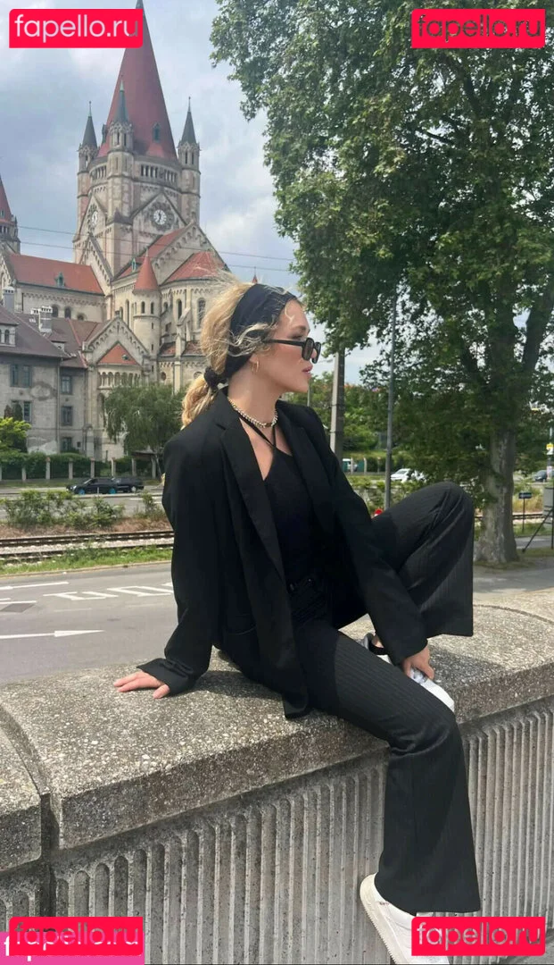 Brec Bassinger Onlyfans Photo Gallery 