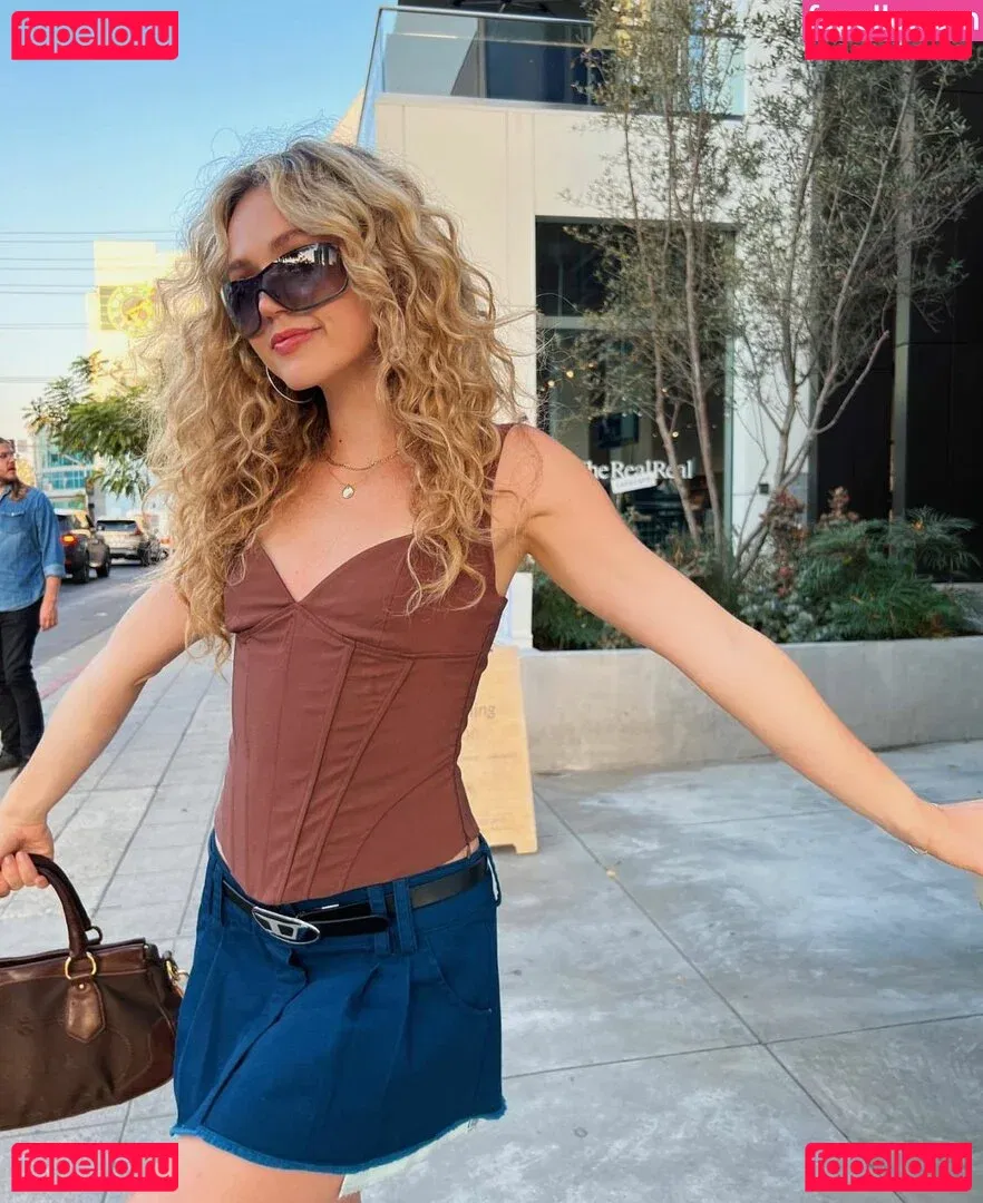 Brec Bassinger Onlyfans Photo Gallery 