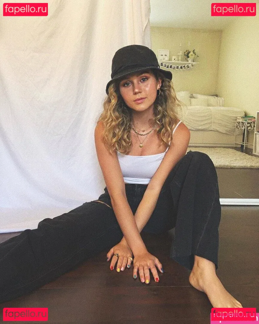 Brec Bassinger Onlyfans Photo Gallery 
