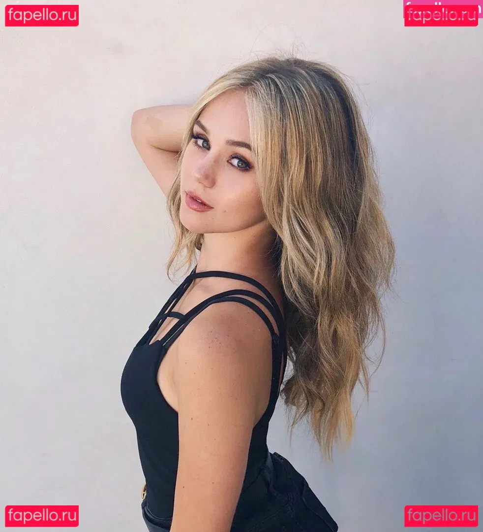 Brec Bassinger Onlyfans Photo Gallery 