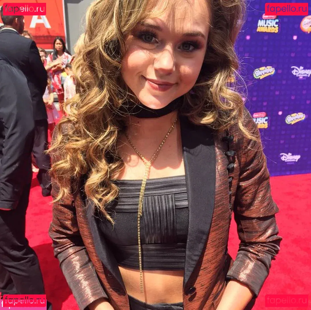 Brec Bassinger Onlyfans Photo Gallery 