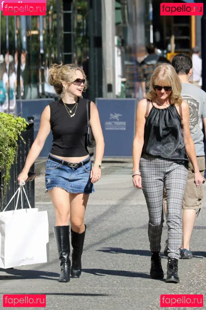 Brec Bassinger Onlyfans Photo Gallery 