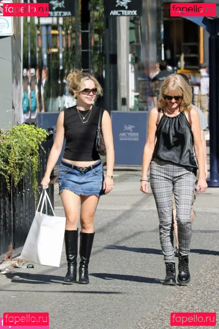 Brec Bassinger Onlyfans Photo Gallery 