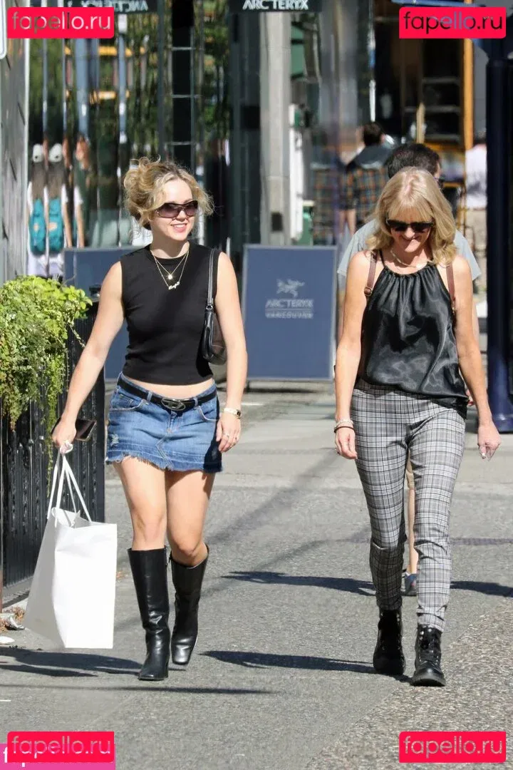 Brec Bassinger Onlyfans Photo Gallery 