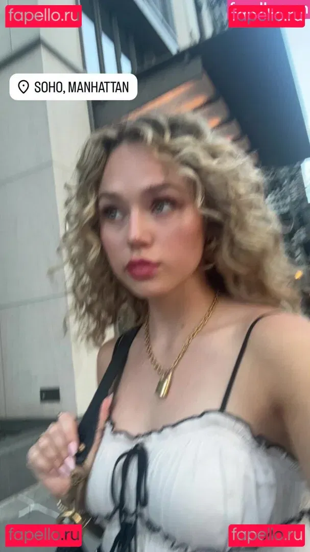 Brec Bassinger Onlyfans Photo Gallery 