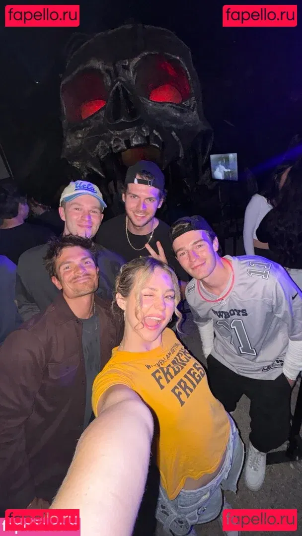 Brec Bassinger Onlyfans Photo Gallery 