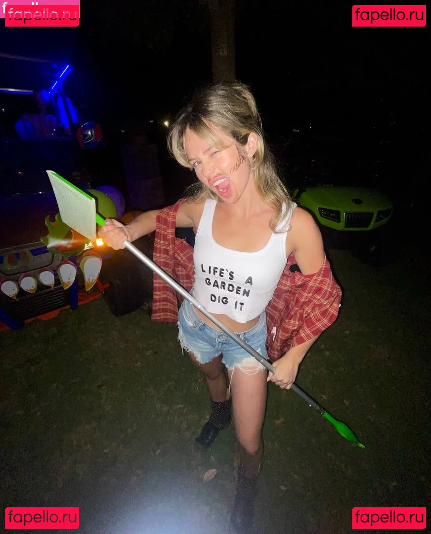 Brec Bassinger Onlyfans Photo Gallery 