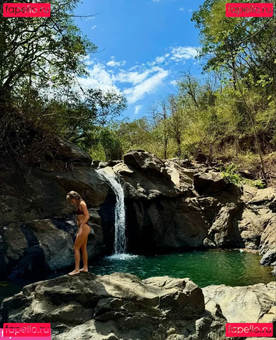 Brec Bassinger Onlyfans Photo Gallery 