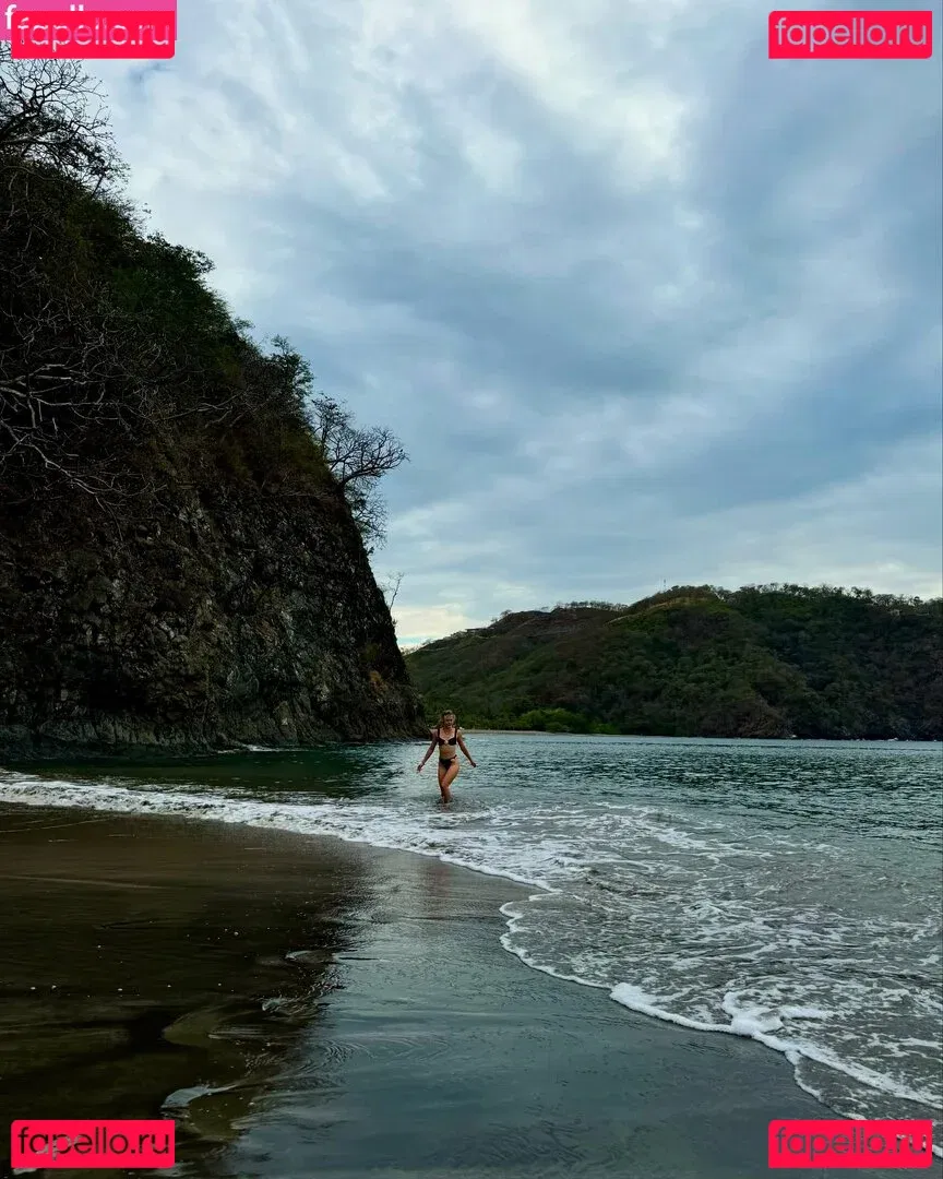 Brec Bassinger Onlyfans Photo Gallery 