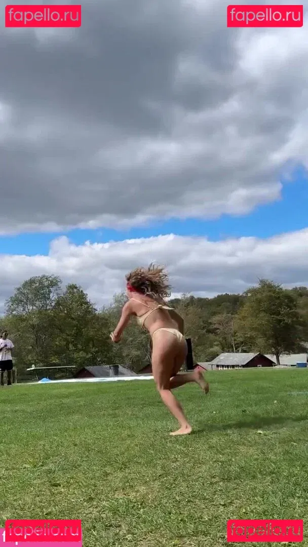 Brec Bassinger Onlyfans Photo Gallery 