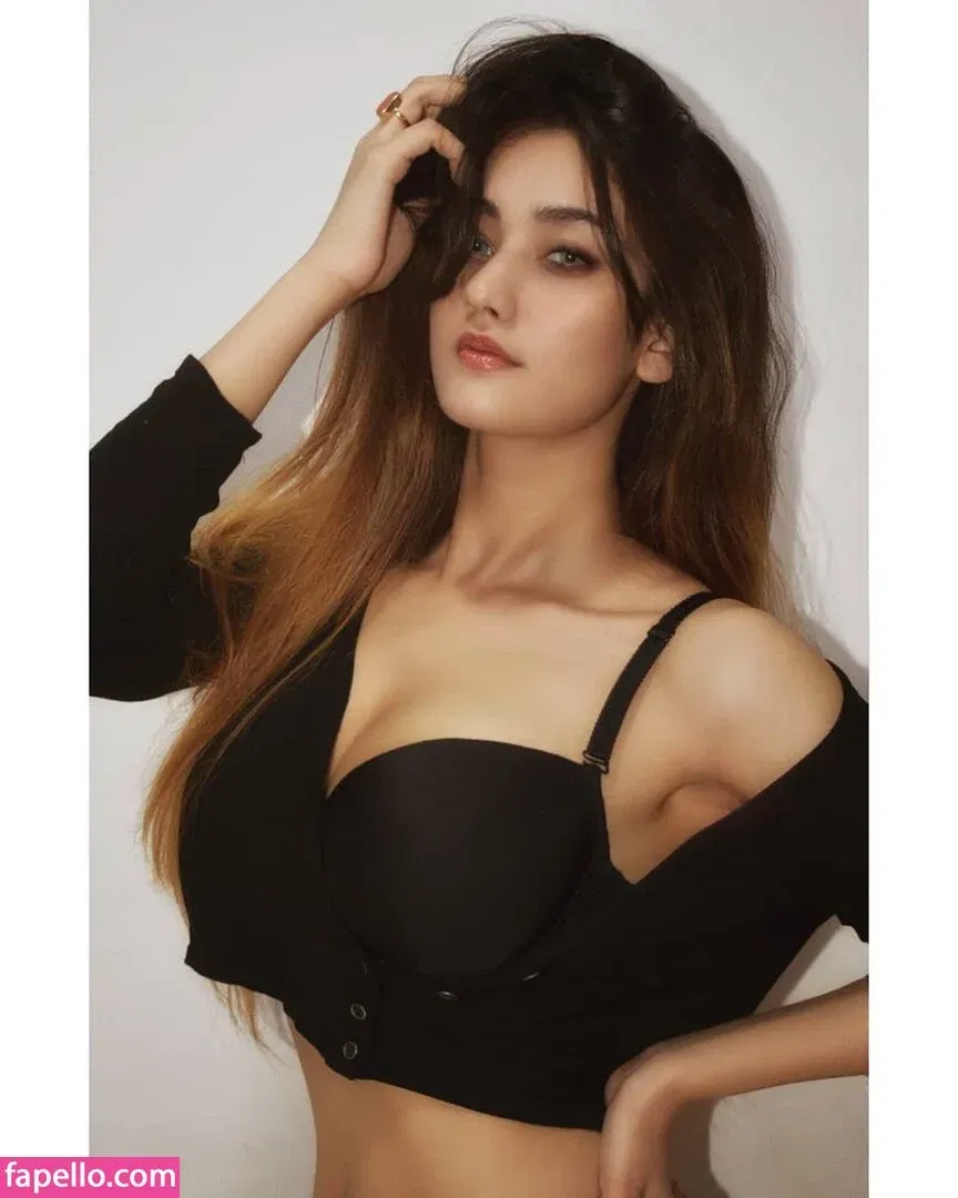Nidhi Maheshwari Onlyfans Photo Gallery 