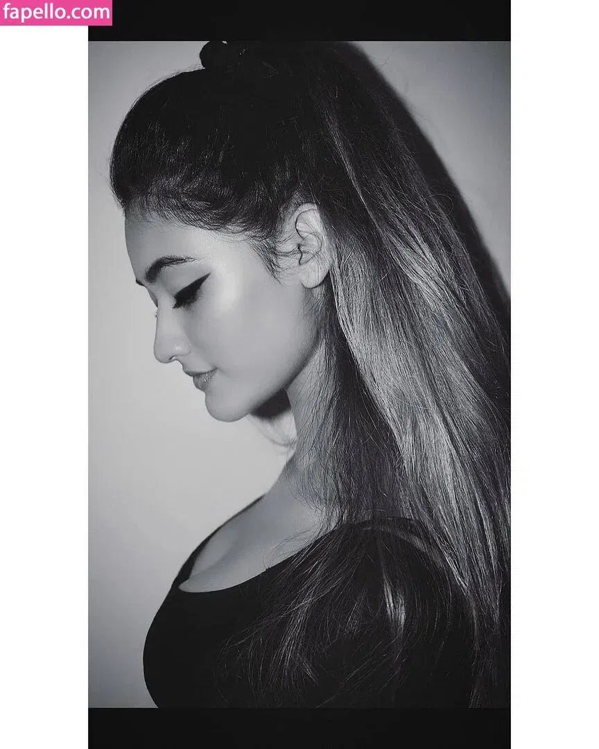 Nidhi Maheshwari Onlyfans Photo Gallery 