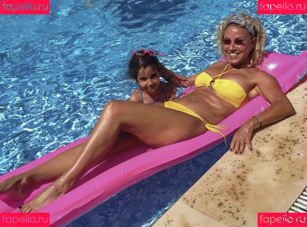 Zümrüt Nural Dorman Onlyfans Photo Gallery 