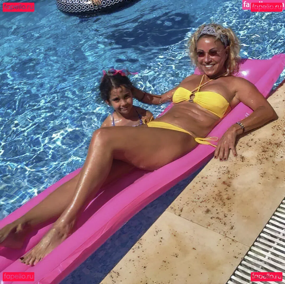 Zümrüt Nural Dorman Onlyfans Photo Gallery 