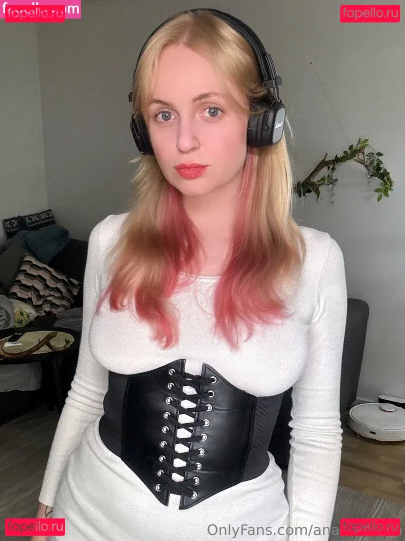 anacranevip Onlyfans Photo Gallery 