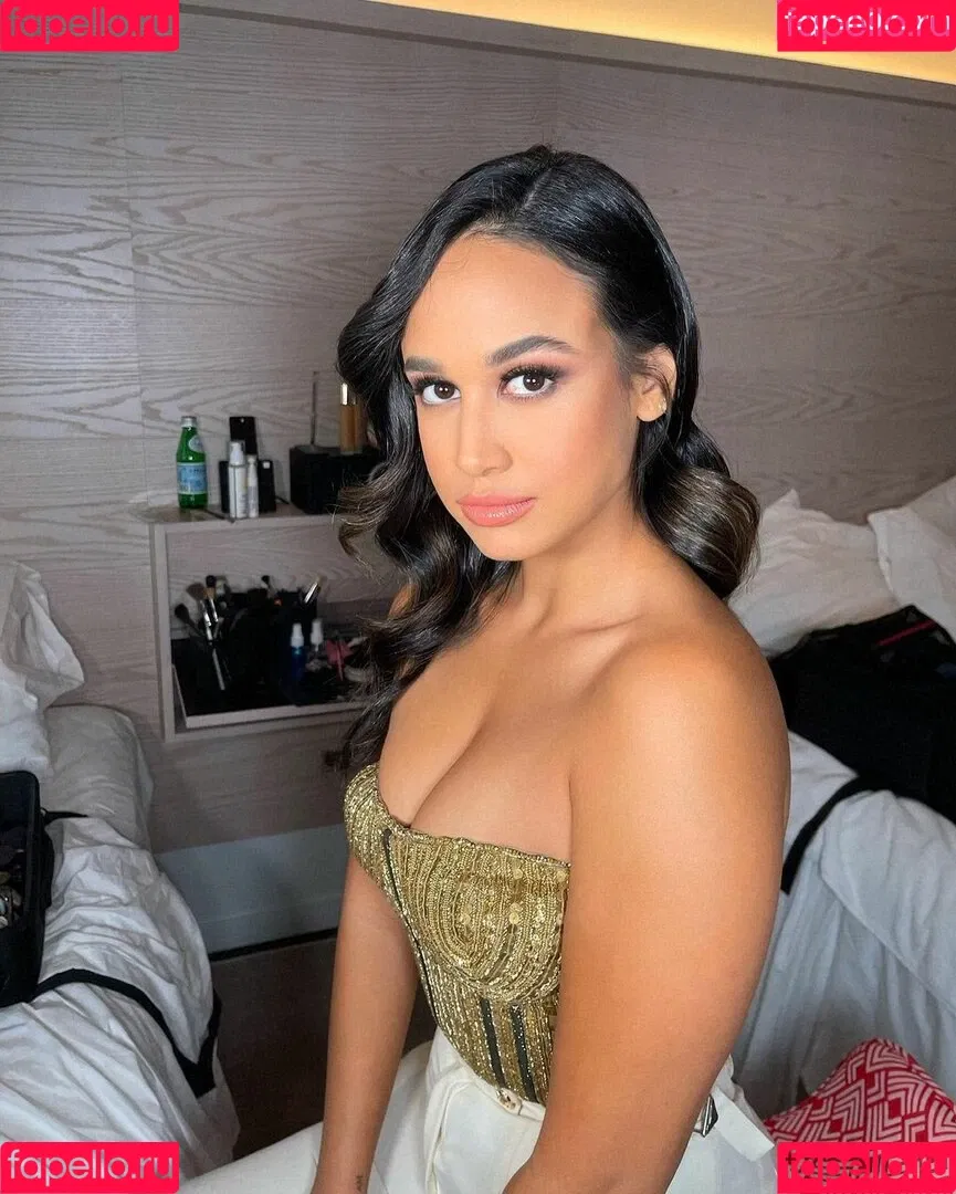 Emily Tosta Onlyfans Photo Gallery 