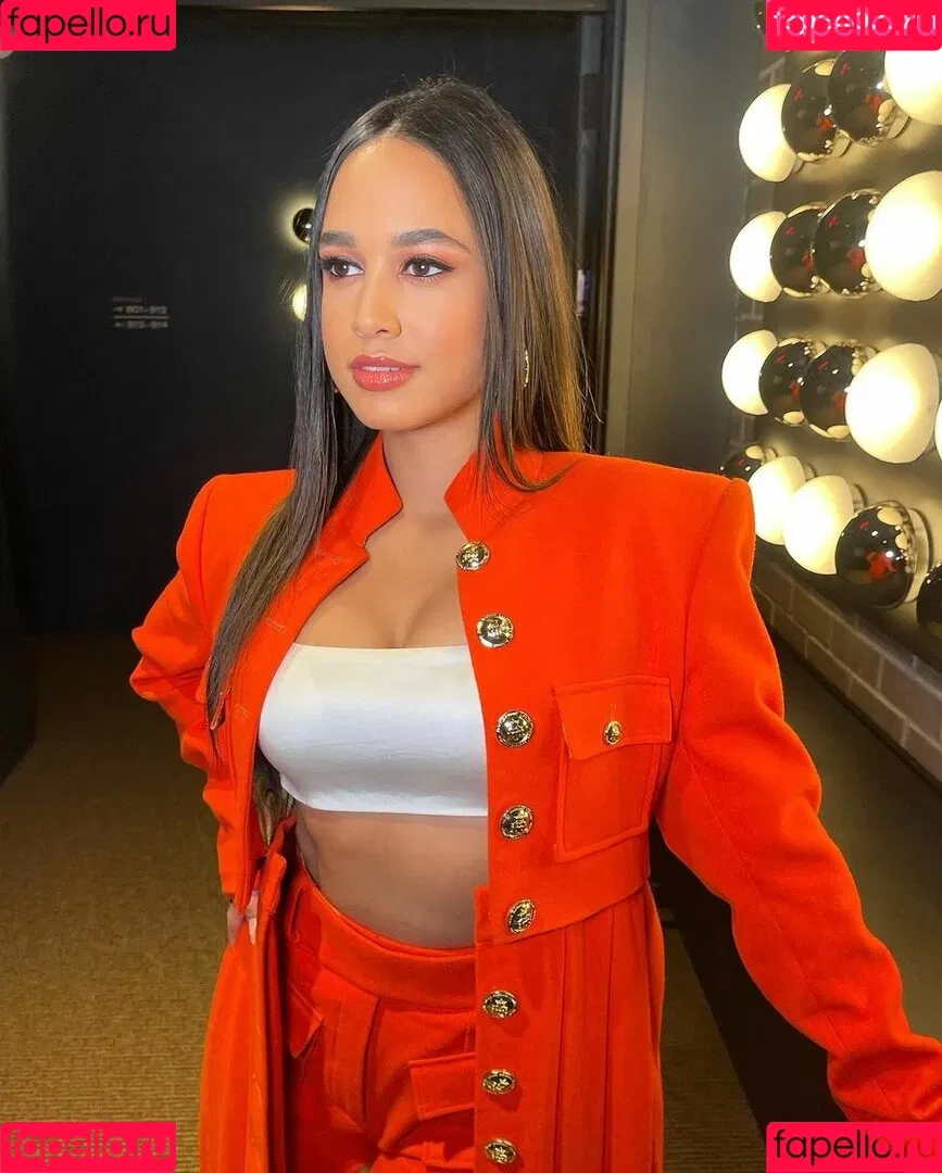 Emily Tosta Onlyfans Photo Gallery 