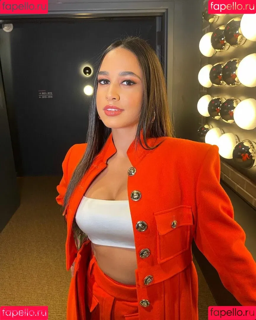 Emily Tosta Onlyfans Photo Gallery 
