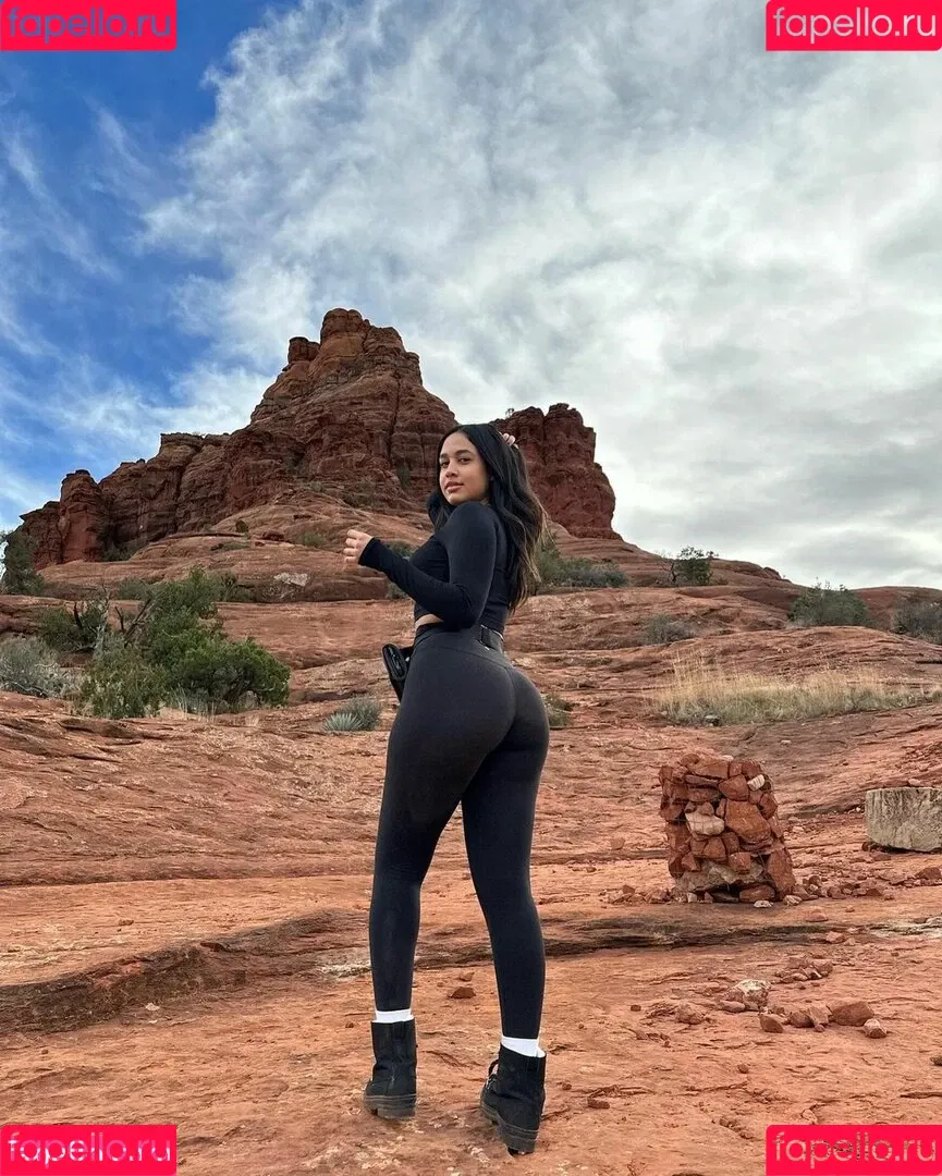 Emily Tosta Onlyfans Photo Gallery 