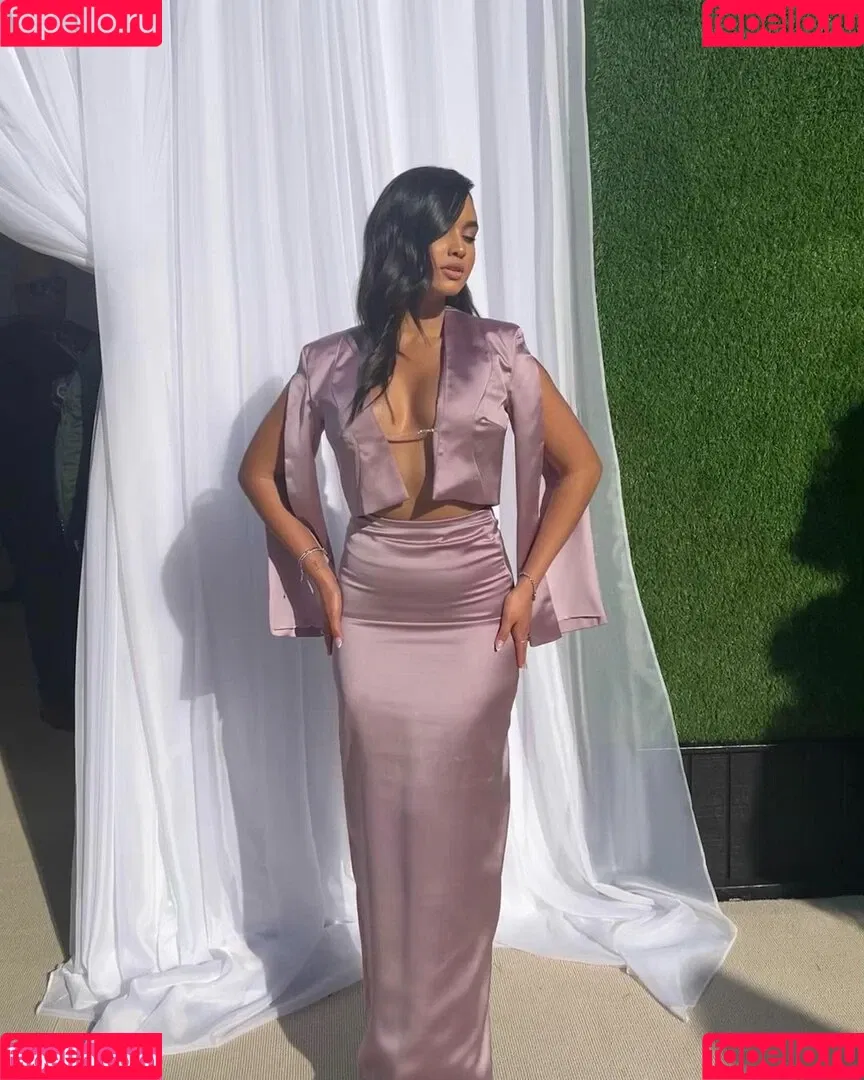 Emily Tosta Onlyfans Photo Gallery 