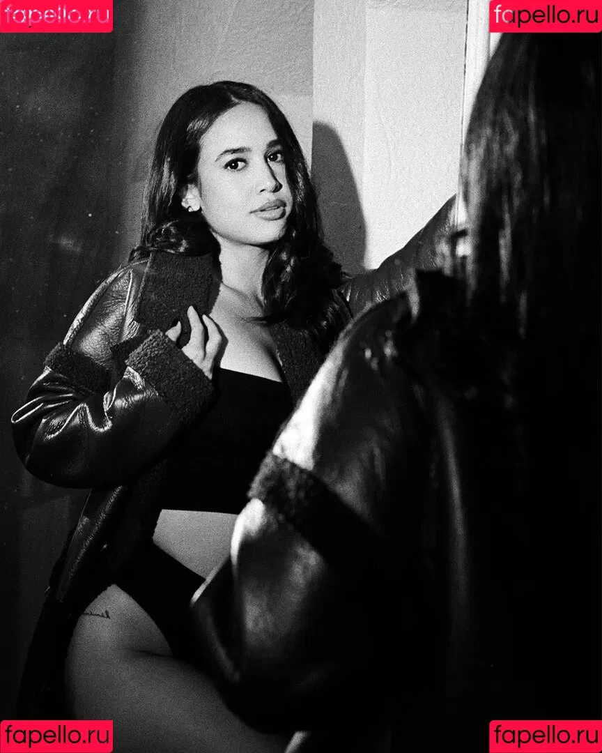 Emily Tosta Onlyfans Photo Gallery 