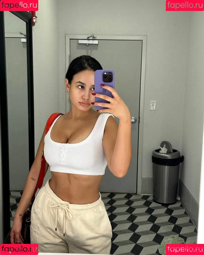 Emily Tosta Onlyfans Photo Gallery 
