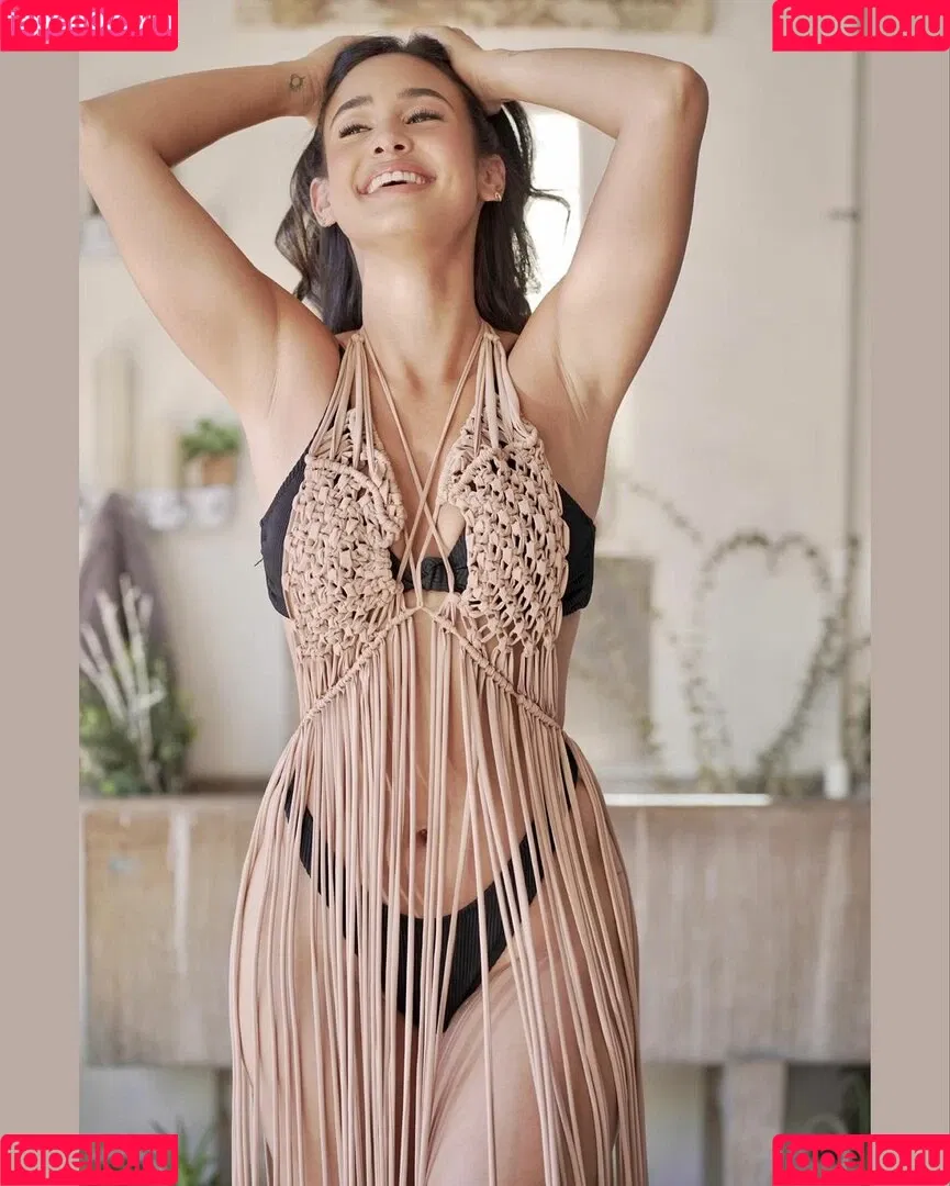 Emily Tosta Onlyfans Photo Gallery 