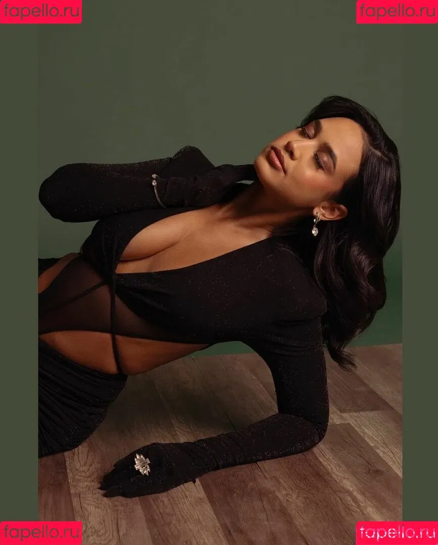 Emily Tosta Onlyfans Photo Gallery 