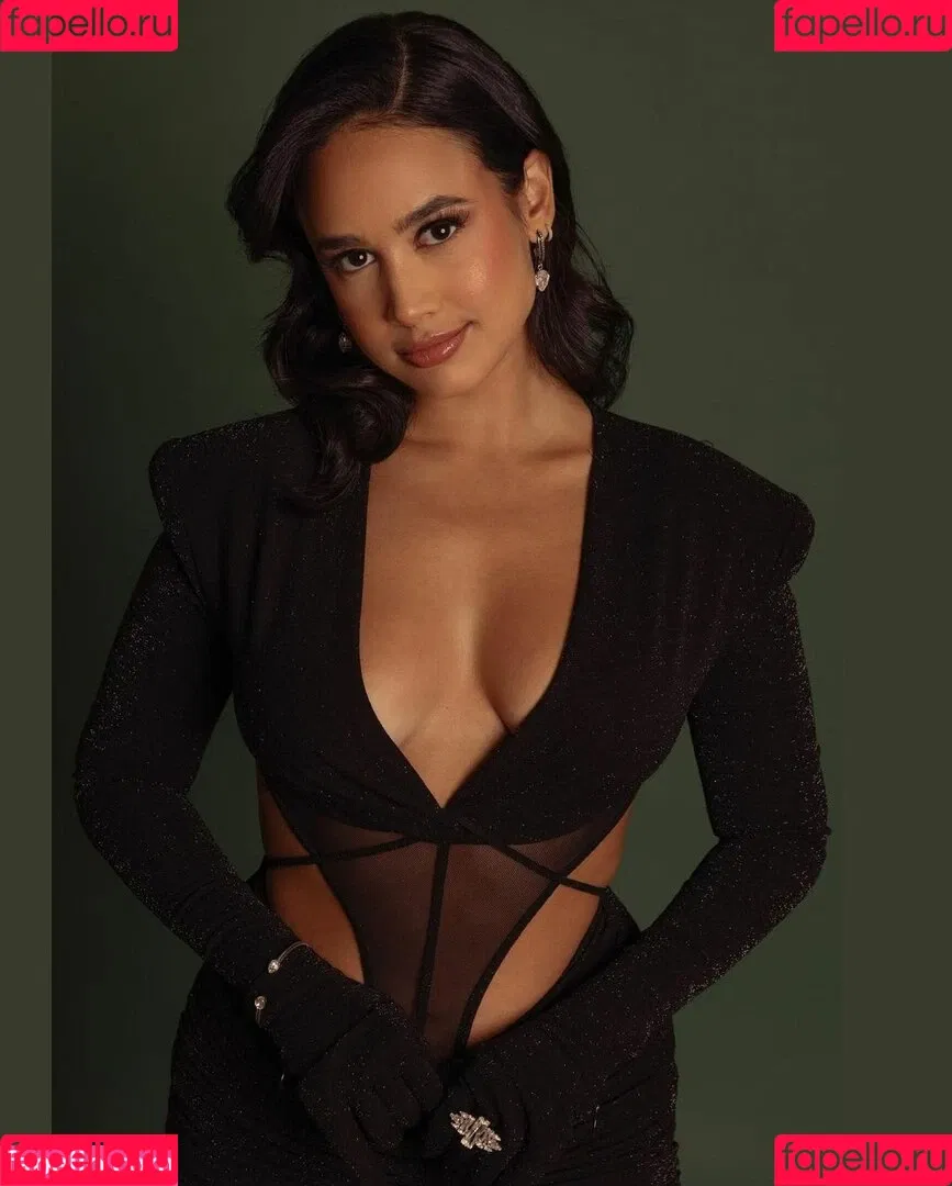 Emily Tosta Onlyfans Photo Gallery 