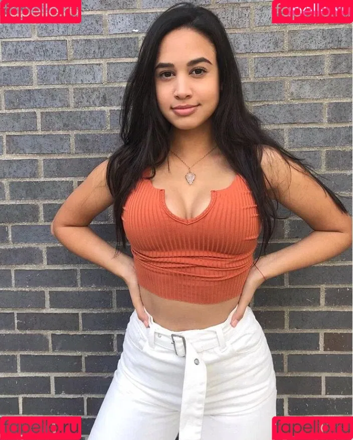 Emily Tosta Onlyfans Photo Gallery 