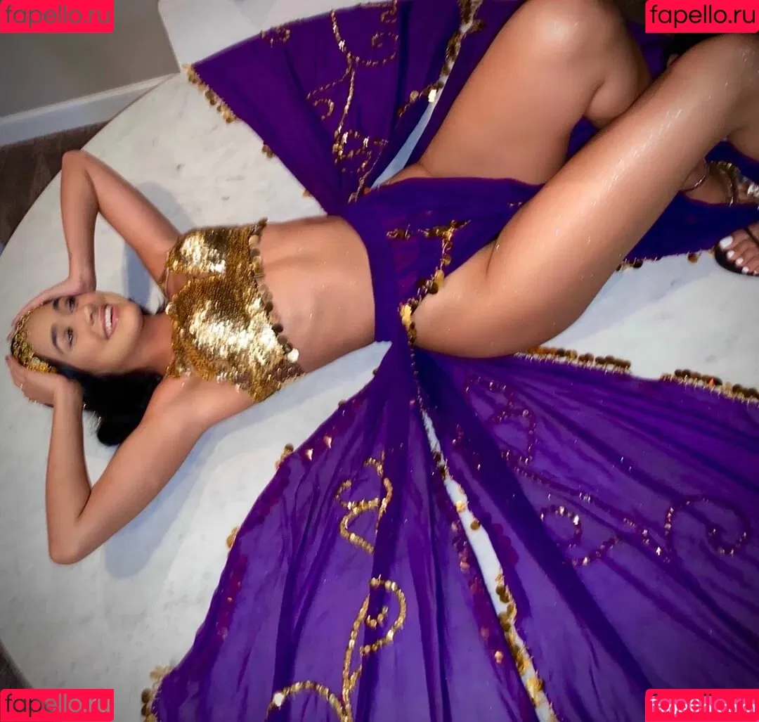 Emily Tosta Onlyfans Photo Gallery 