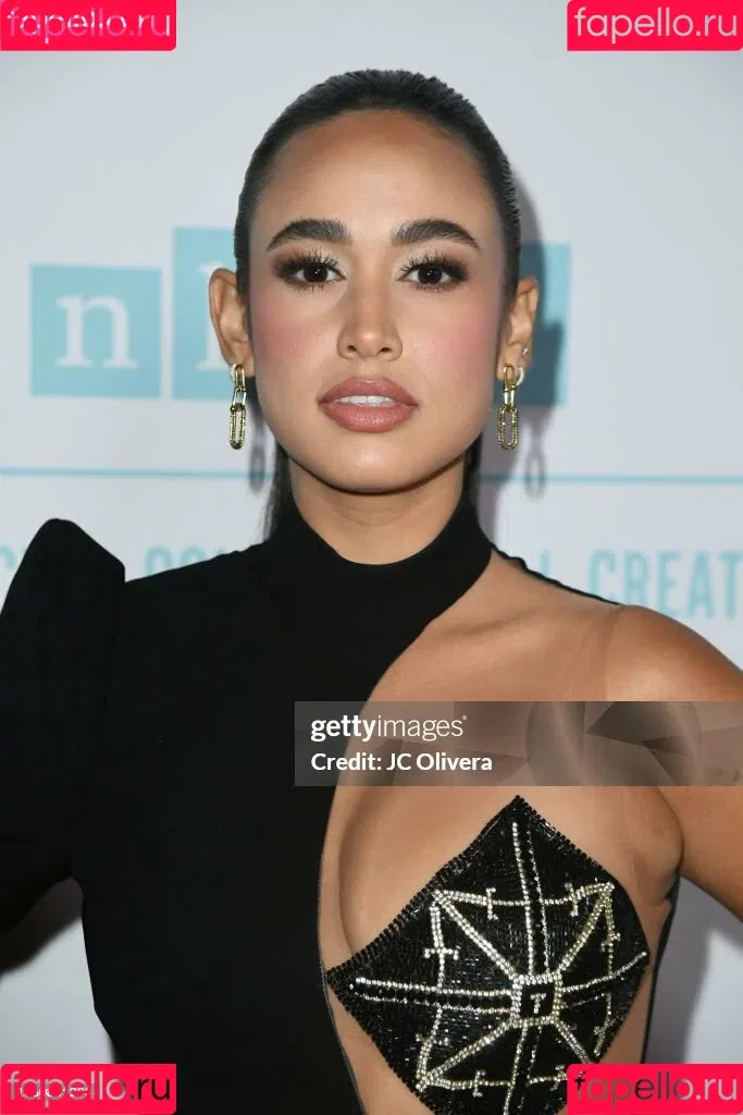Emily Tosta Onlyfans Photo Gallery 