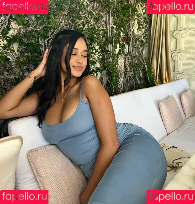 Emily Tosta Onlyfans Photo Gallery 