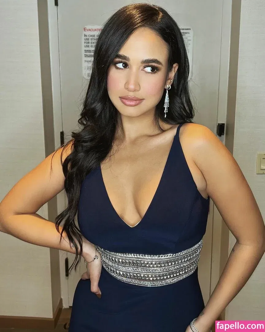 Emily Tosta Onlyfans Photo Gallery 