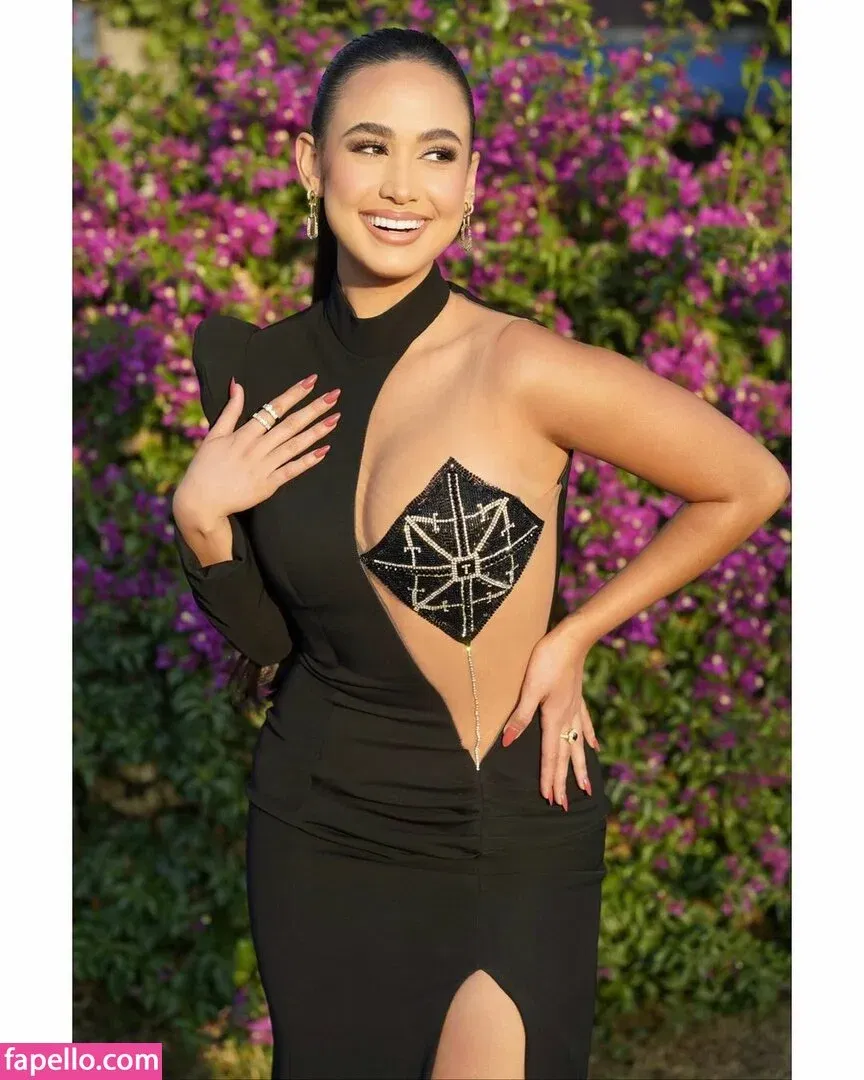 Emily Tosta Onlyfans Photo Gallery 