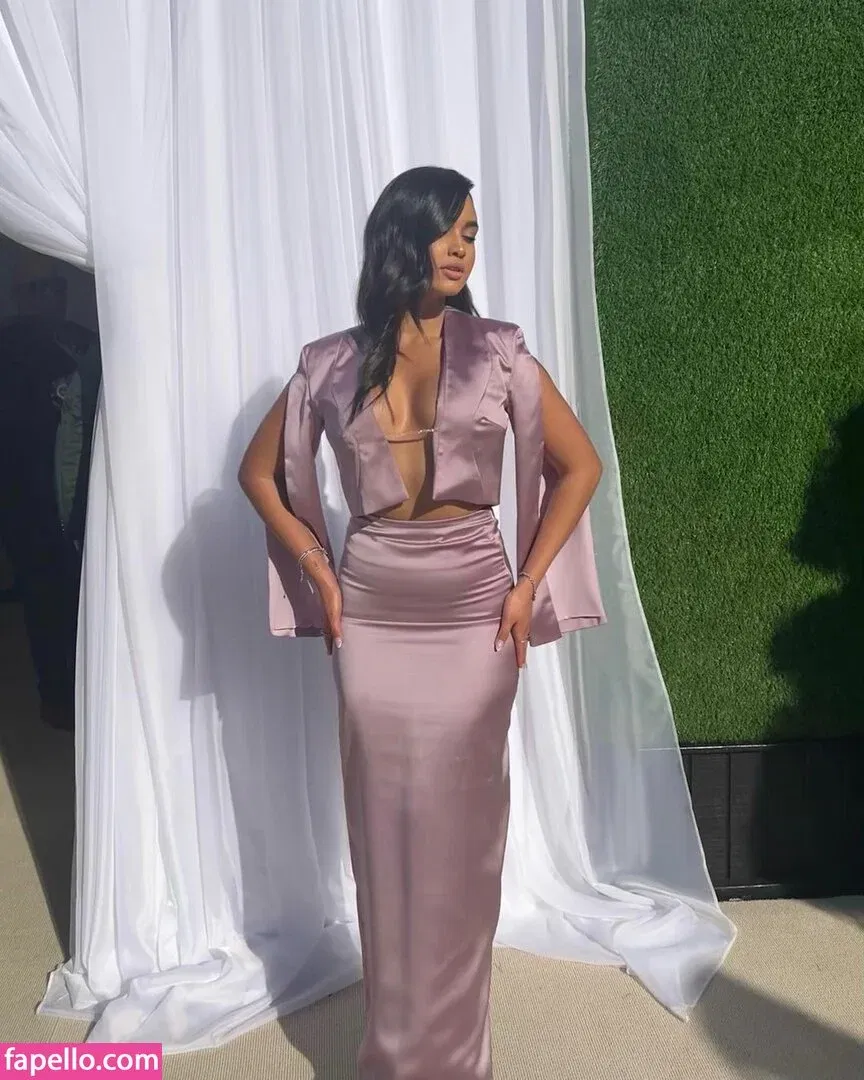 Emily Tosta Onlyfans Photo Gallery 