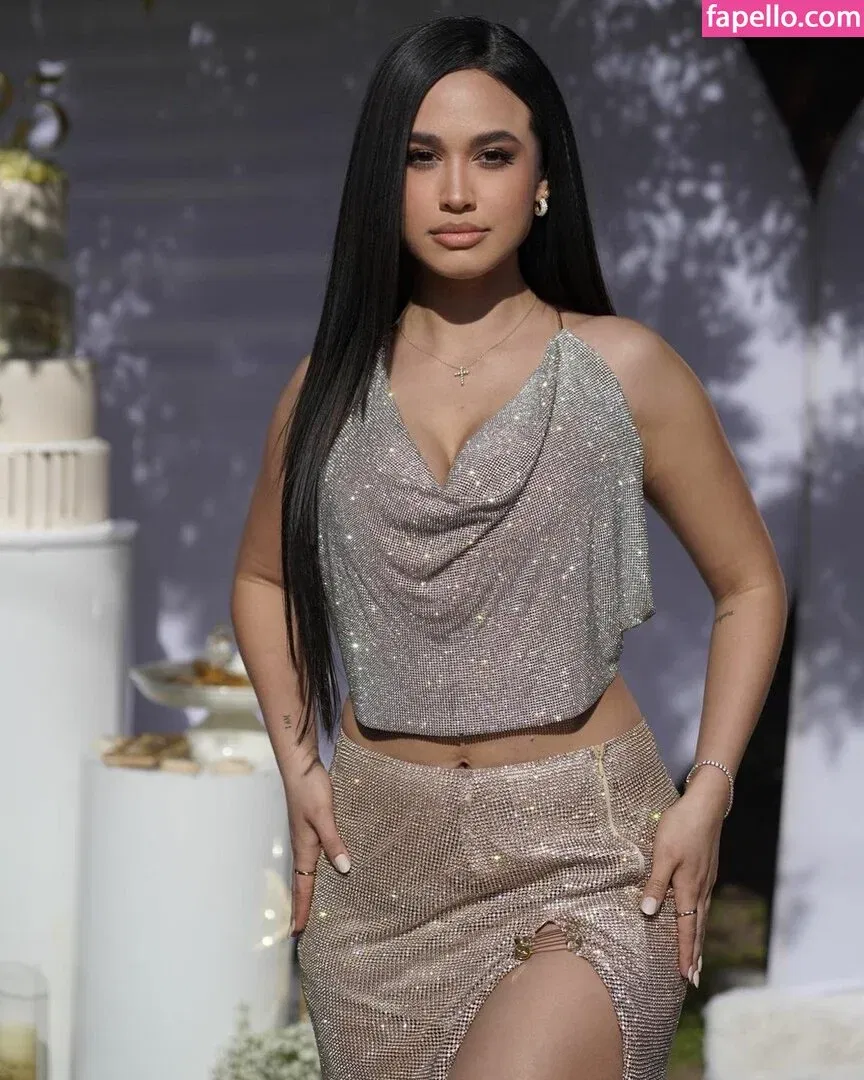 Emily Tosta Onlyfans Photo Gallery 