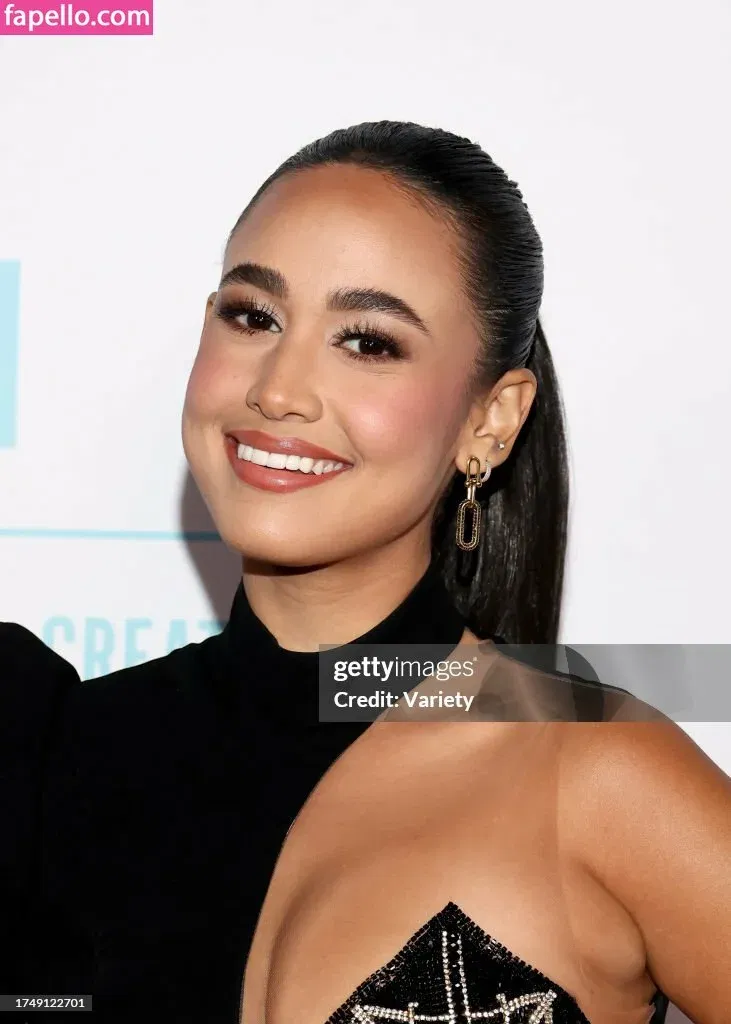 Emily Tosta Onlyfans Photo Gallery 