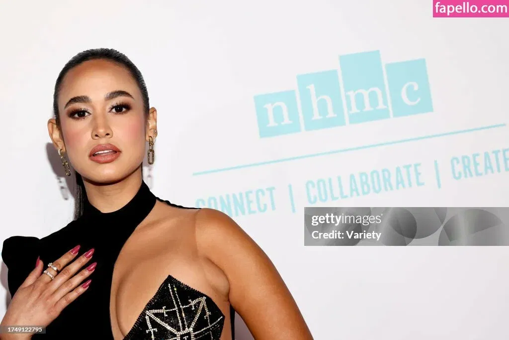 Emily Tosta Onlyfans Photo Gallery 