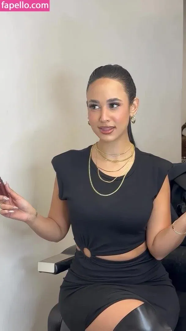 Emily Tosta Onlyfans Photo Gallery 