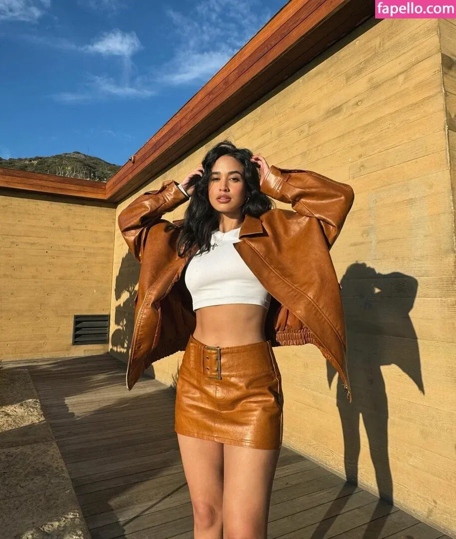 Emily Tosta Onlyfans Photo Gallery 