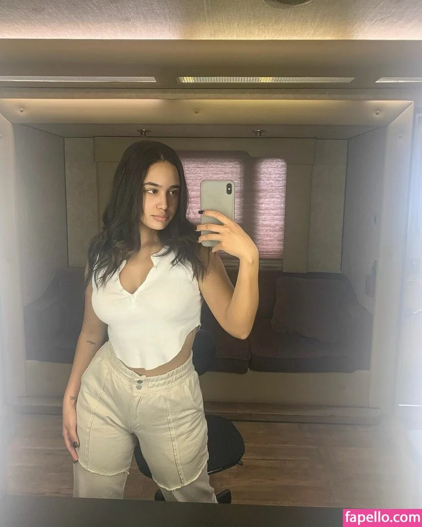 Emily Tosta Onlyfans Photo Gallery 