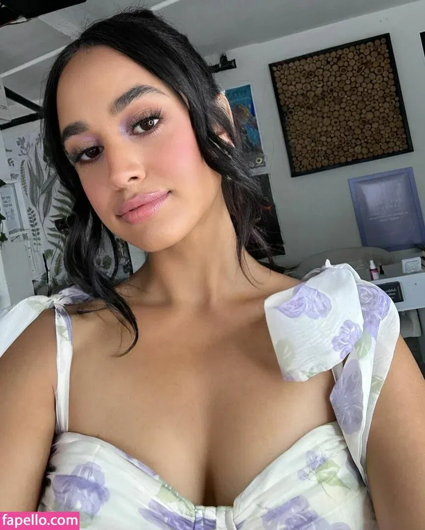 Emily Tosta Onlyfans Photo Gallery 