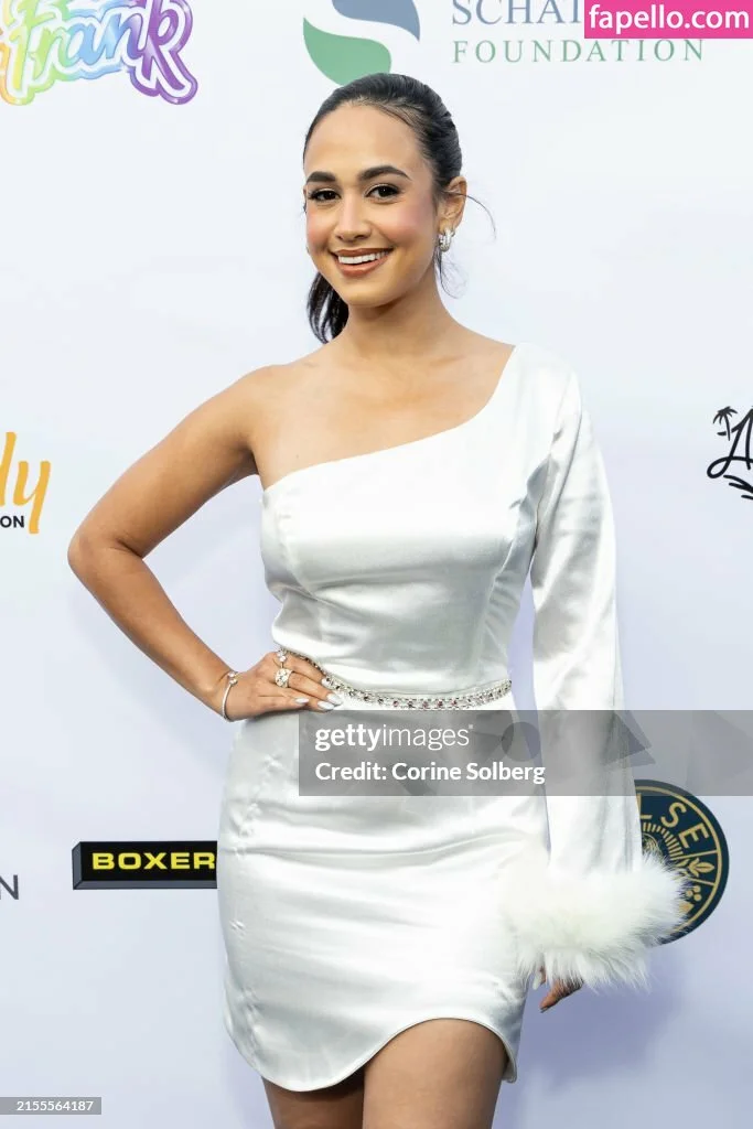 Emily Tosta Onlyfans Photo Gallery 