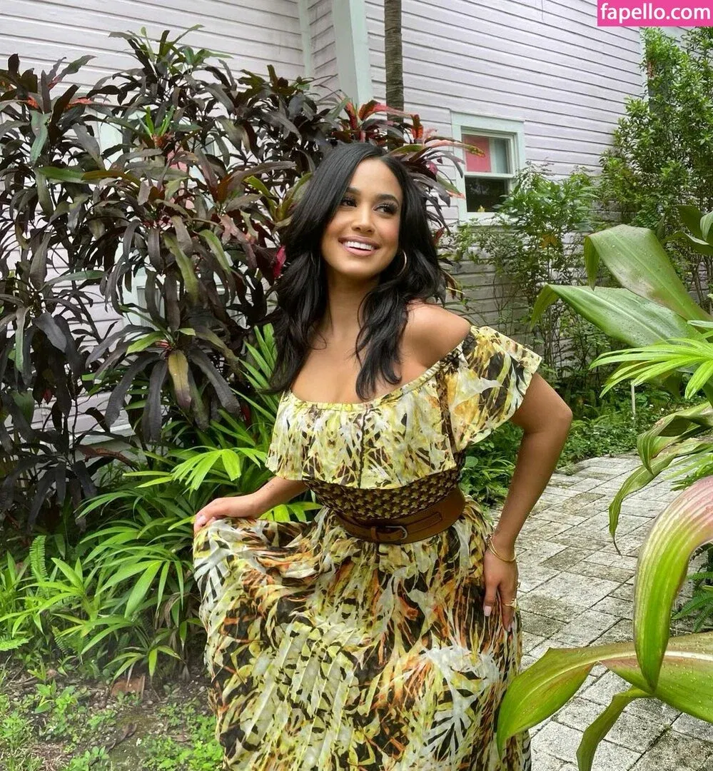 Emily Tosta Onlyfans Photo Gallery 