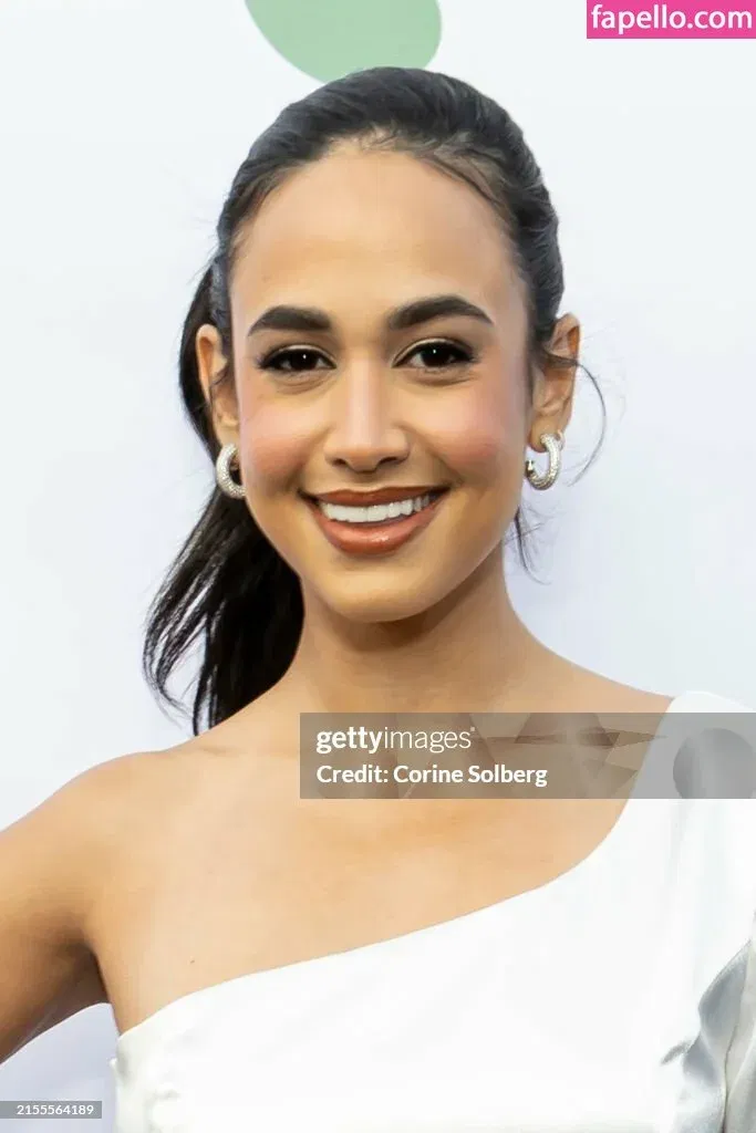 Emily Tosta Onlyfans Photo Gallery 