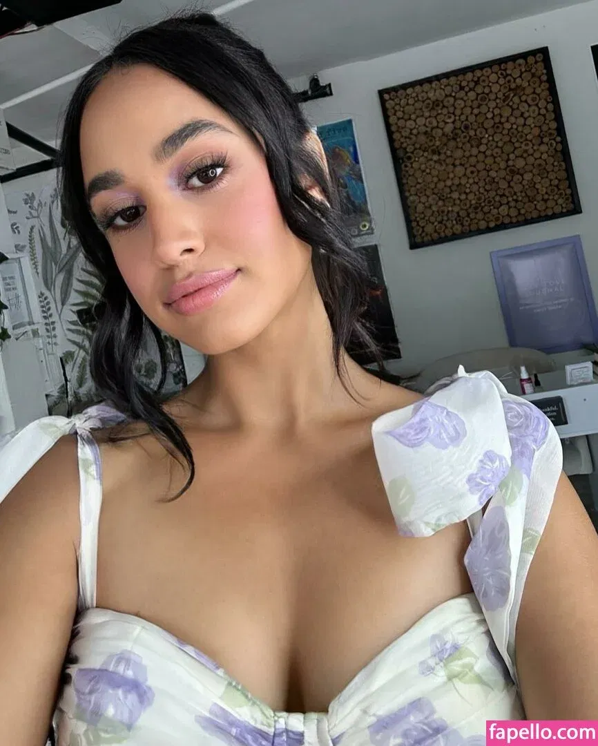 Emily Tosta Onlyfans Photo Gallery 