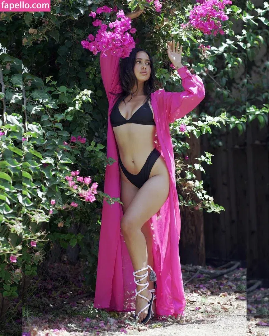 Emily Tosta Onlyfans Photo Gallery 