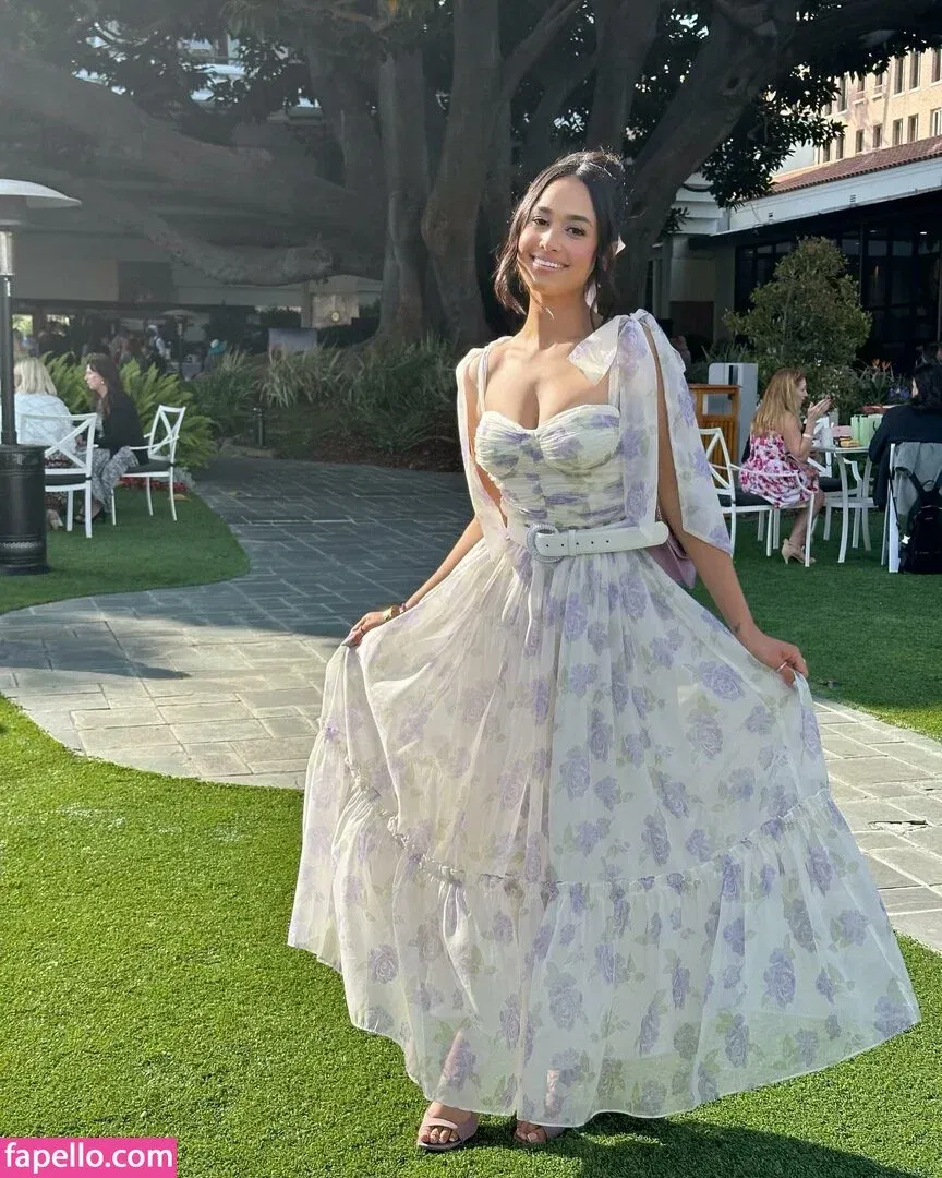 Emily Tosta Onlyfans Photo Gallery 