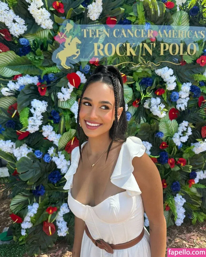 Emily Tosta Onlyfans Photo Gallery 